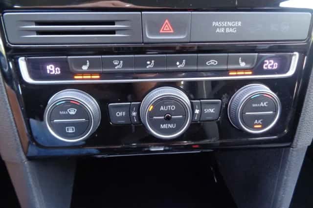 Volkswagen Golf Sportsvan (2014) thumbnail 3