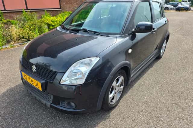 Suzuki Swift (2006) thumbnail 1