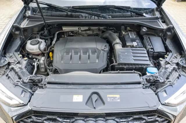 Audi Q3 (2021) thumbnail 3