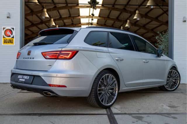 SEAT Leon (2019) thumbnail 3