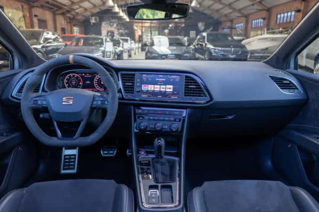 SEAT Leon (2019) thumbnail 4