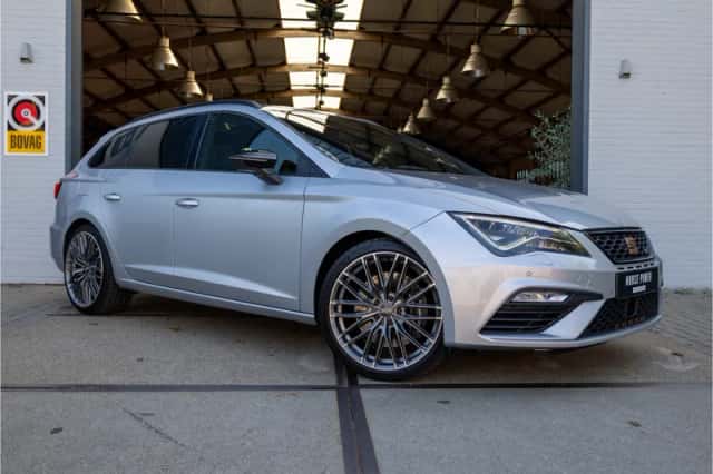 SEAT Leon (2019) thumbnail 5