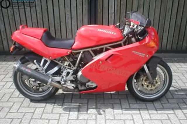 DUCATI 900 (1998) thumbnail 1