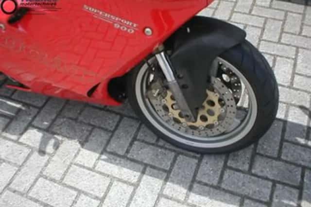 DUCATI 900 (1998) thumbnail 2