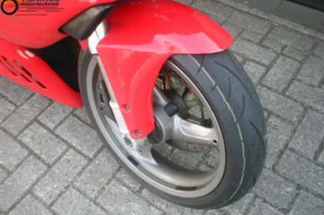 DUCATI 750 (2002) thumbnail 2