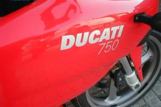 DUCATI 750 (2002) thumbnail 3