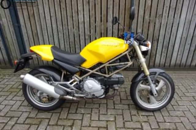 DUCATI M600 (1997) thumbnail 1