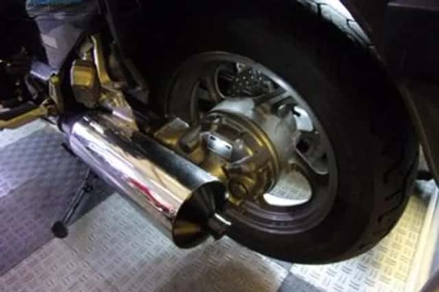 KAWASAKI GTR (1997) thumbnail 2