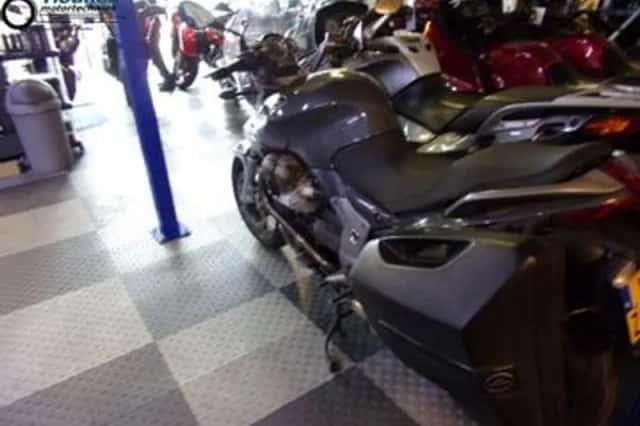 MOTO GUZZI BREVA (2005) thumbnail 5