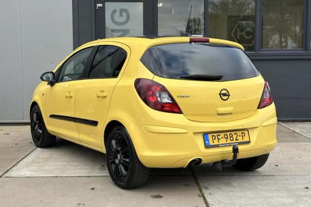 Opel Corsa (2014) thumbnail 5
