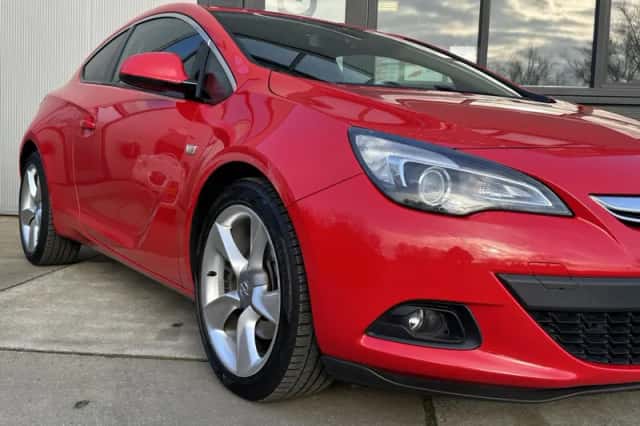 Opel Astra (2012) thumbnail 2