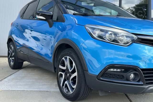 Renault Captur (2014) thumbnail 2