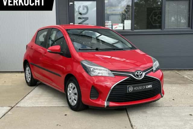 Toyota Yaris (2016) thumbnail 1