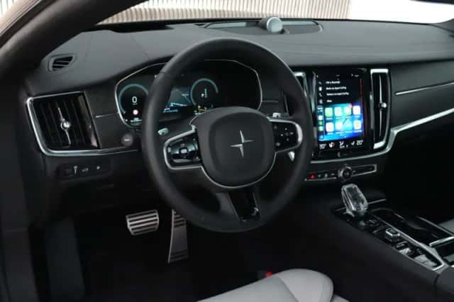 Polestar 1 (2022) thumbnail 3