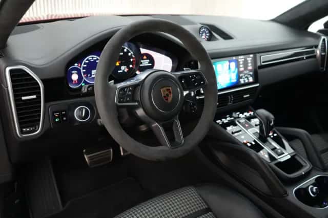 Porsche Cayenne (2021) thumbnail 3