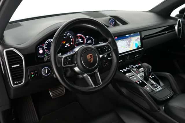 Porsche Cayenne (2019) thumbnail 3