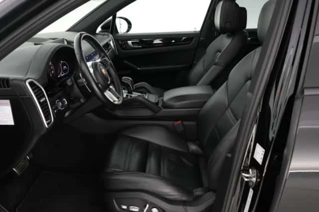 Porsche Cayenne (2019) thumbnail 4