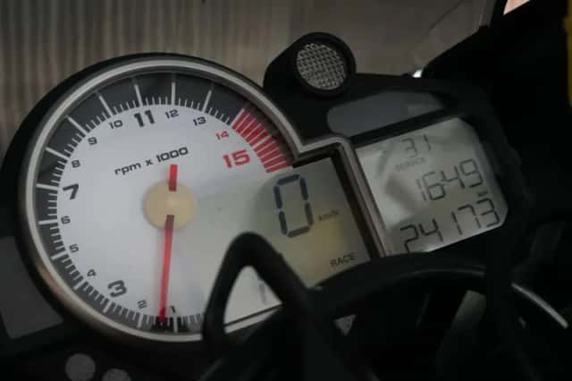 BMW - (2011) thumbnail 4
