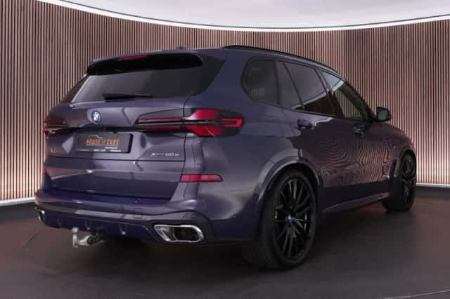 BMW X5 (2024) thumbnail 2