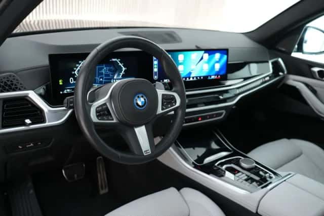 BMW X5 (2024) thumbnail 3