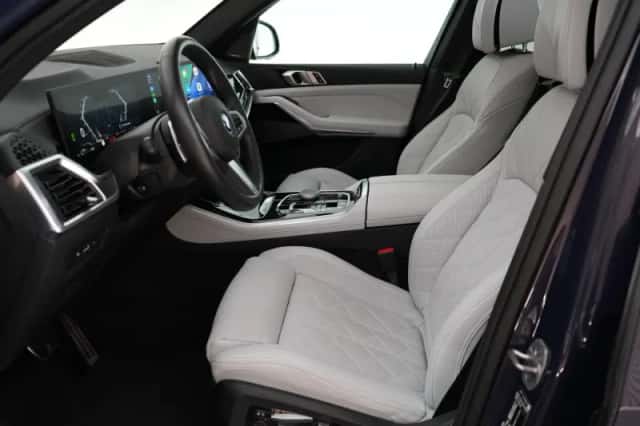 BMW X5 (2024) thumbnail 4