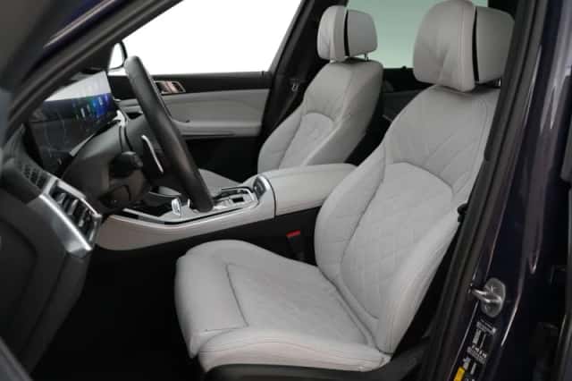 BMW X5 (2024) thumbnail 5