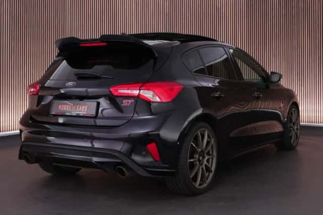 Ford Focus (2019) thumbnail 2