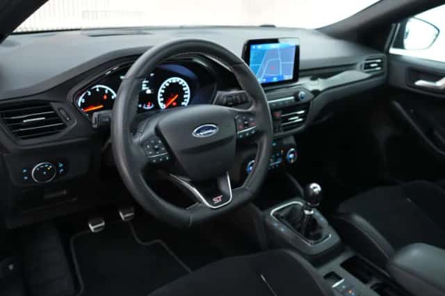 Ford Focus (2019) thumbnail 3