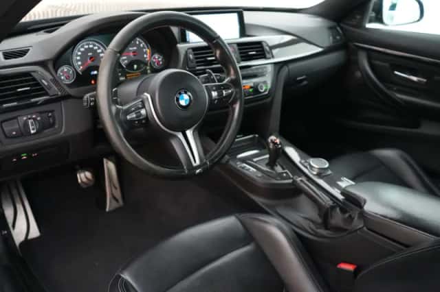 BMW M4 (2015) thumbnail 3