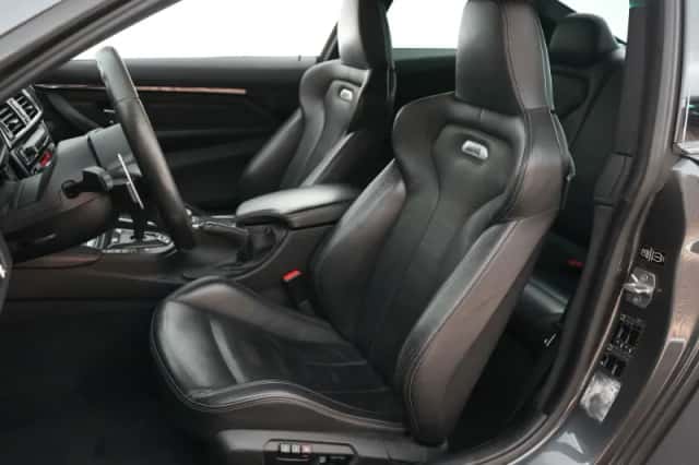 BMW M4 (2015) thumbnail 5