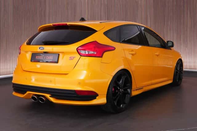 Ford Focus (2015) thumbnail 2