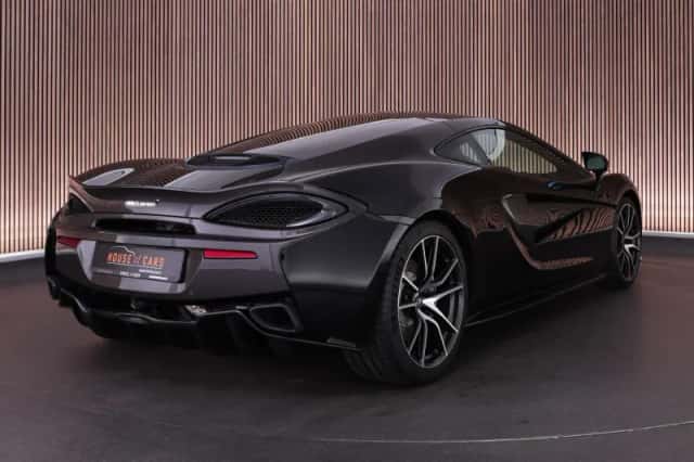 McLaren 570GT (2019) thumbnail 2