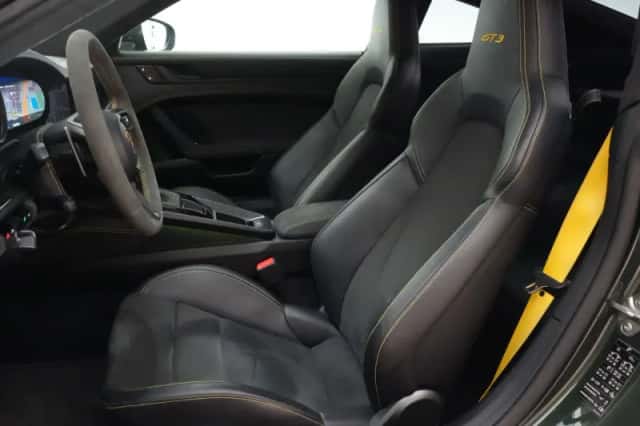Porsche 911 (2021) thumbnail 5