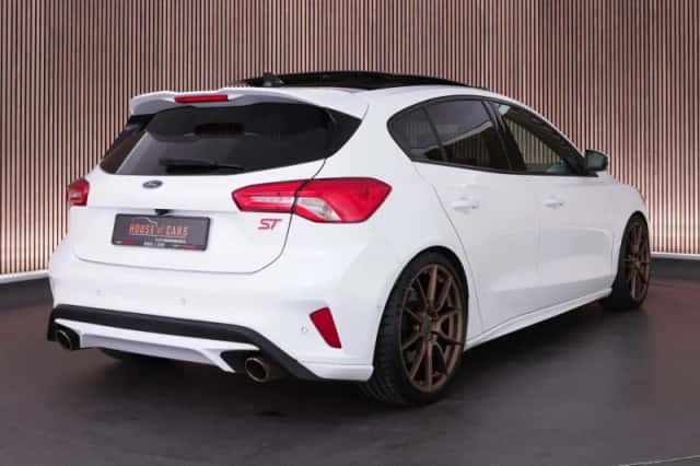 Ford Focus (2020) thumbnail 2