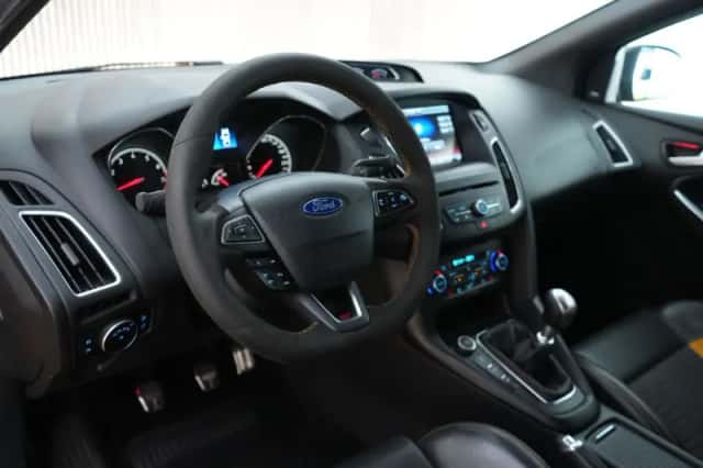 Ford Focus (2015) thumbnail 3
