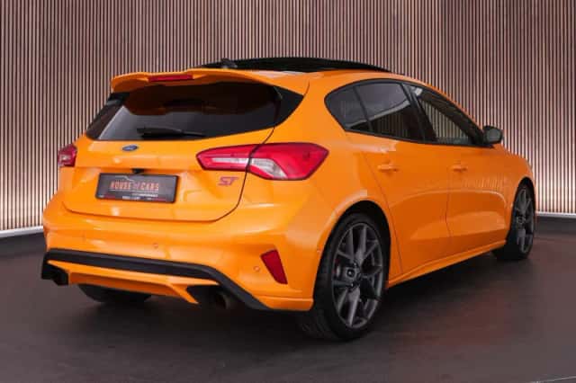Ford Focus (2020) thumbnail 2
