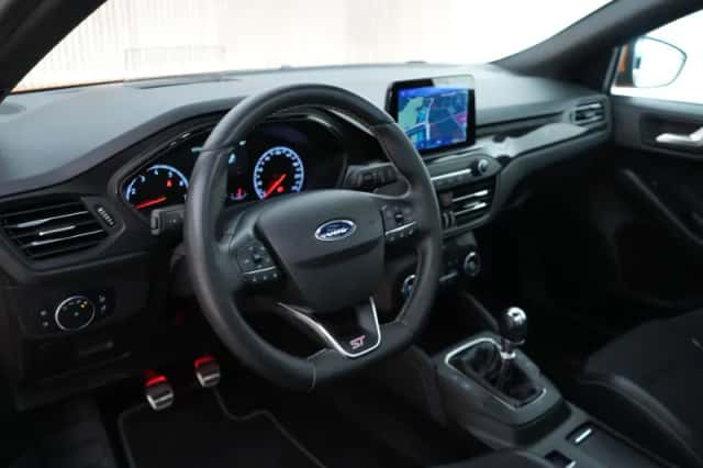 Ford Focus (2020) thumbnail 3