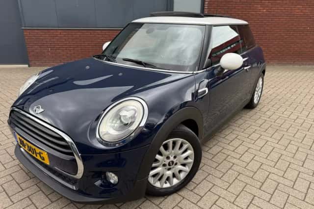 MINI Cooper (2016) thumbnail 1