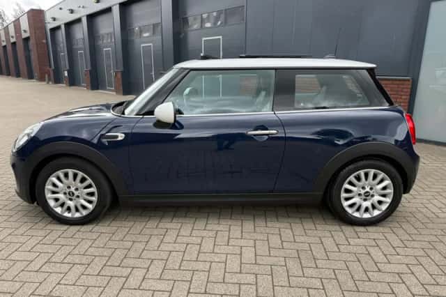 MINI Cooper (2016) thumbnail 3