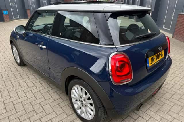 MINI Cooper (2016) thumbnail 4