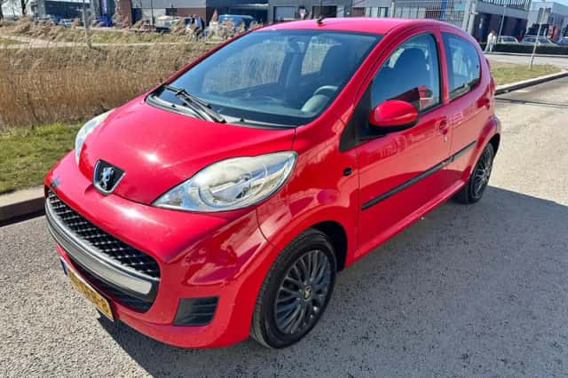 Peugeot 107 (2011) thumbnail 1