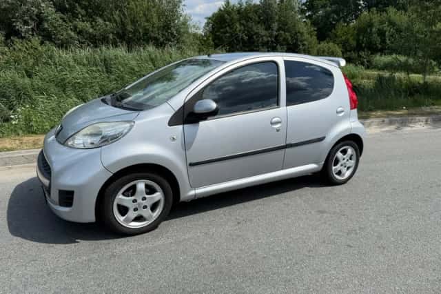 Peugeot 107 (2012) thumbnail 2