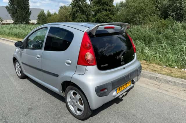 Peugeot 107 (2012) thumbnail 4
