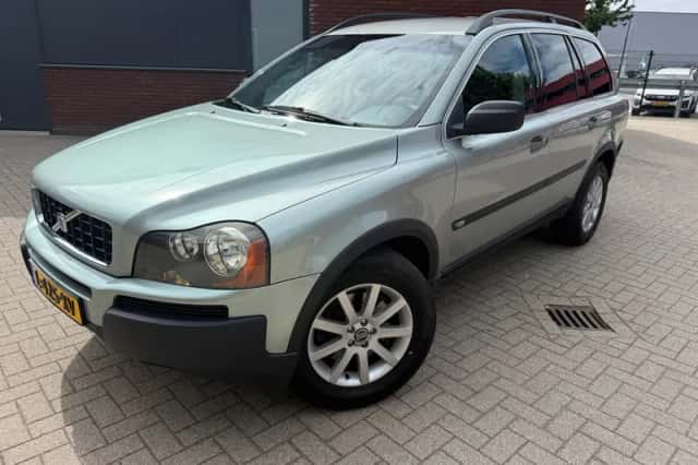 Volvo XC90 (2003) thumbnail 1