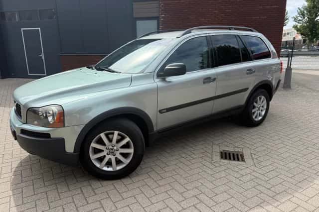 Volvo XC90 (2003) thumbnail 2