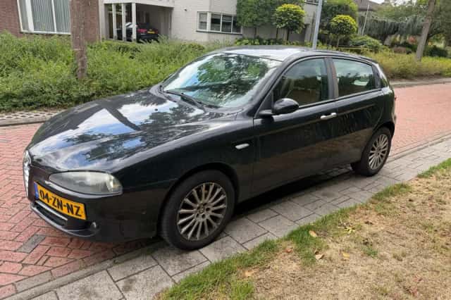 Alfa Romeo 147 (2008) thumbnail 2