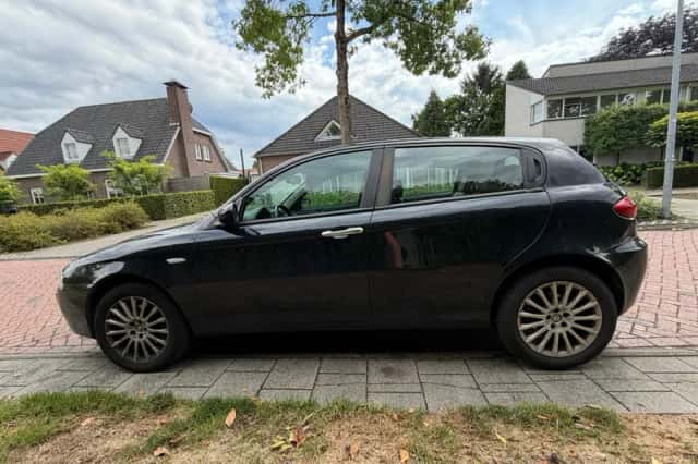 Alfa Romeo 147 (2008) thumbnail 3