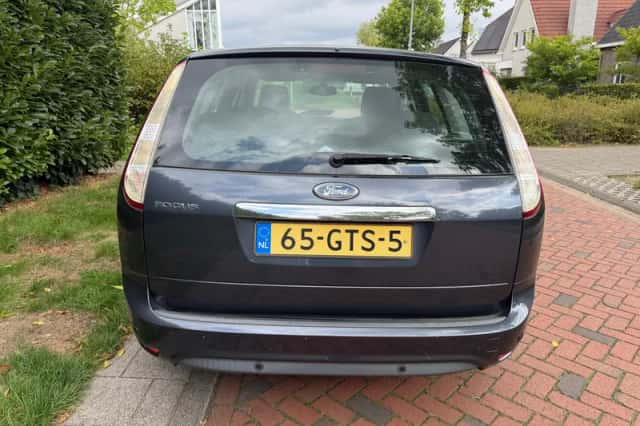 Ford Focus (2008) thumbnail 4