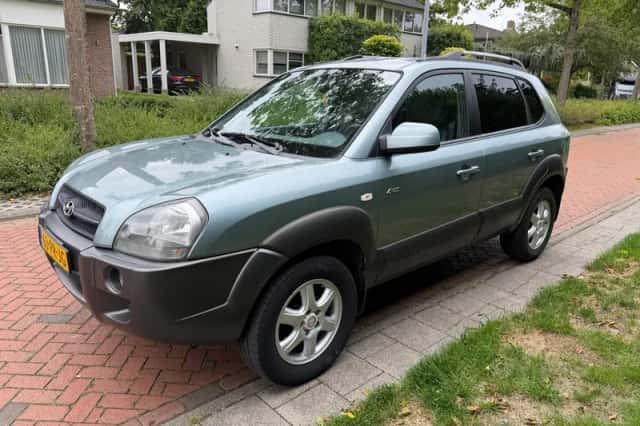 Hyundai Tucson (2004) thumbnail 1