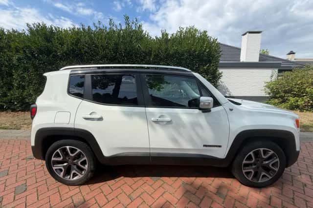 Jeep Renegade (2015) thumbnail 5